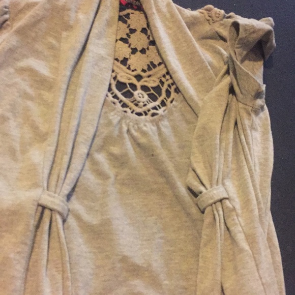 Nice gray lace back cardigan - Picture 3 of 3